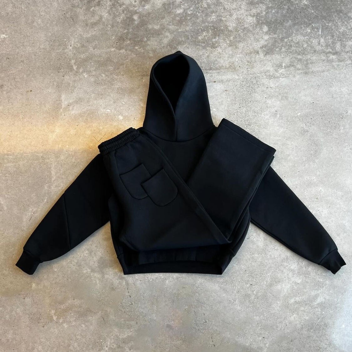 NUZZLO™ OVERSIZED TRACKSUIT